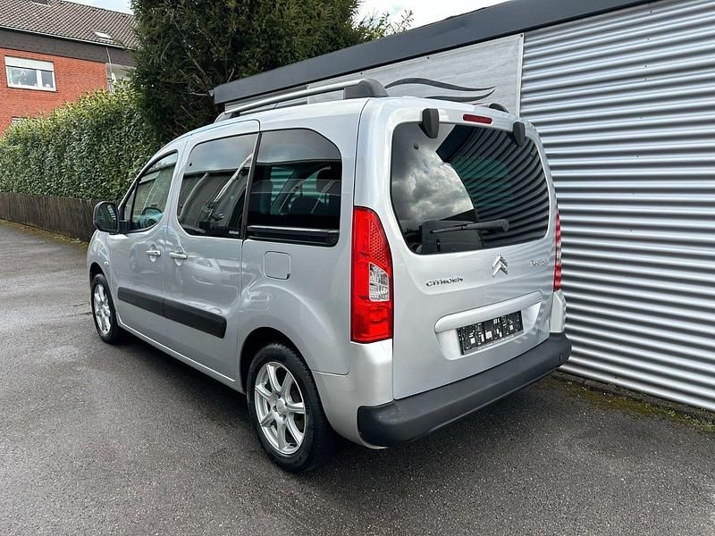 Gebraucht Citroën Berlingo 98 PS (72 kW) 2010 Silber Van / Kleinbus