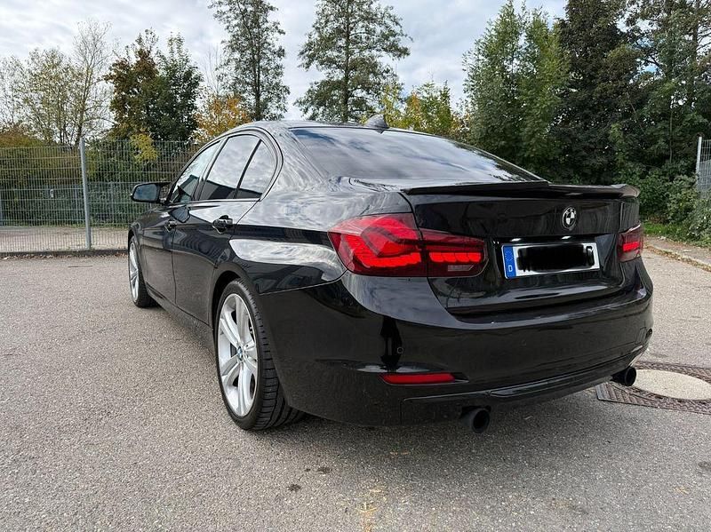 Gebraucht BMW 335 Sport Line 326 PS (239 kW) 2012 Schwarz Limousine