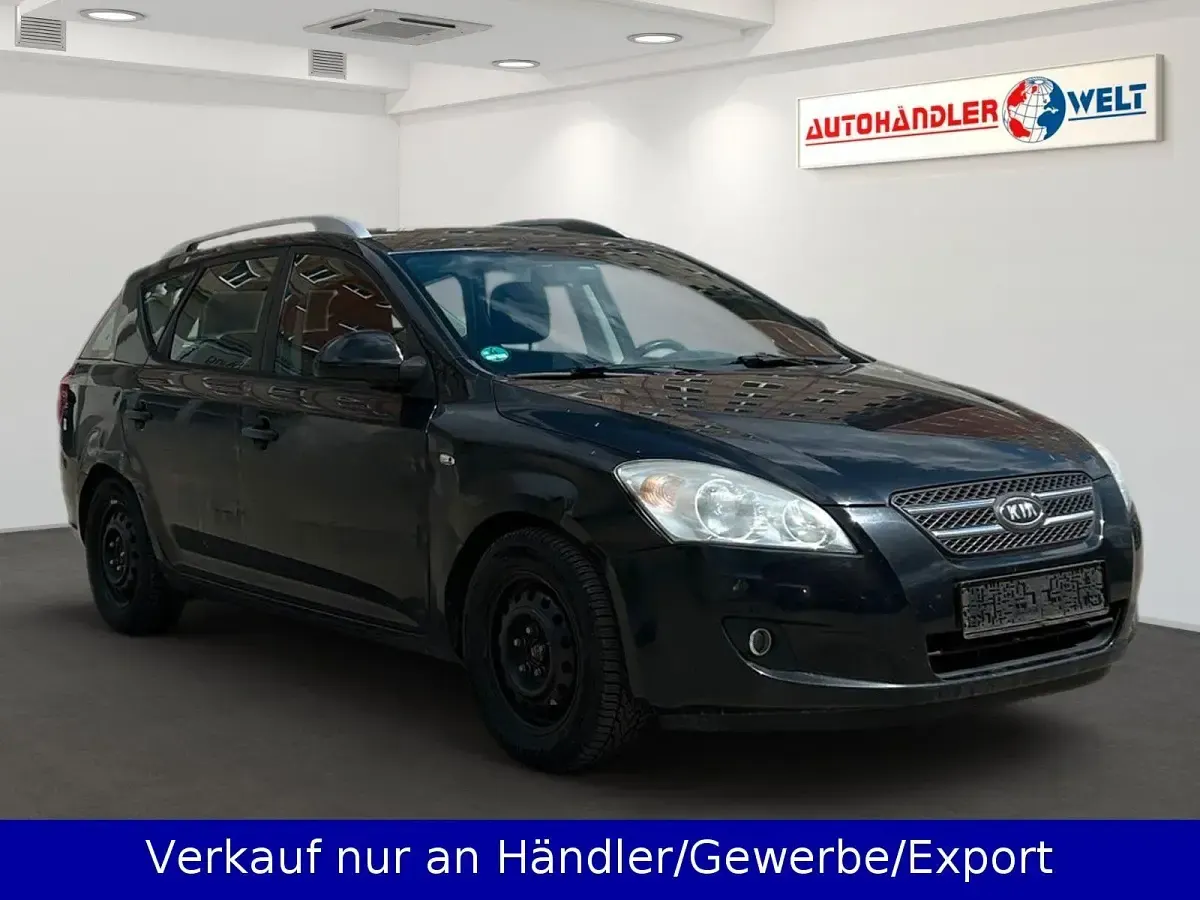 Usado Kia Ceed 109 CV (80 kW) 2008 Negro Utilitario