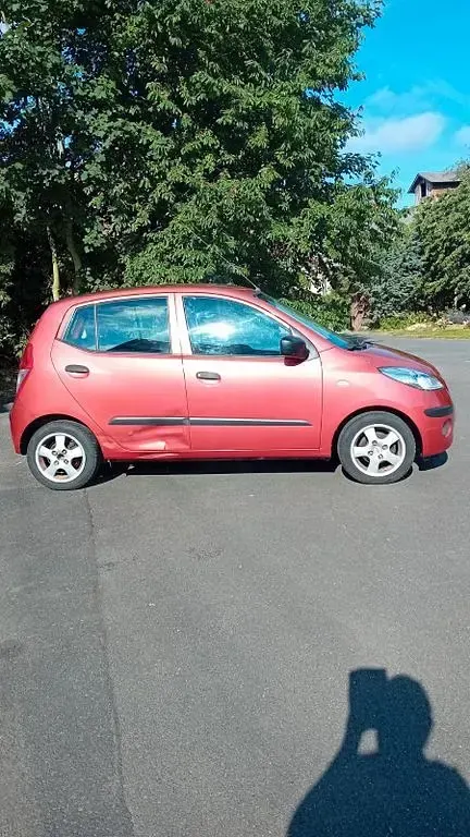 Gebraucht Hyundai i10 Pure 67 PS (49 kW) 2009 Rot Kleinwagen