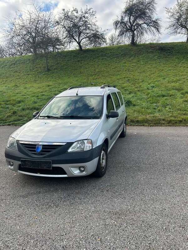 Platingrau Gebraucht 2008 Dacia Logan Ambiance Limousine | 750 € (Superpreis) - Bild 1/4