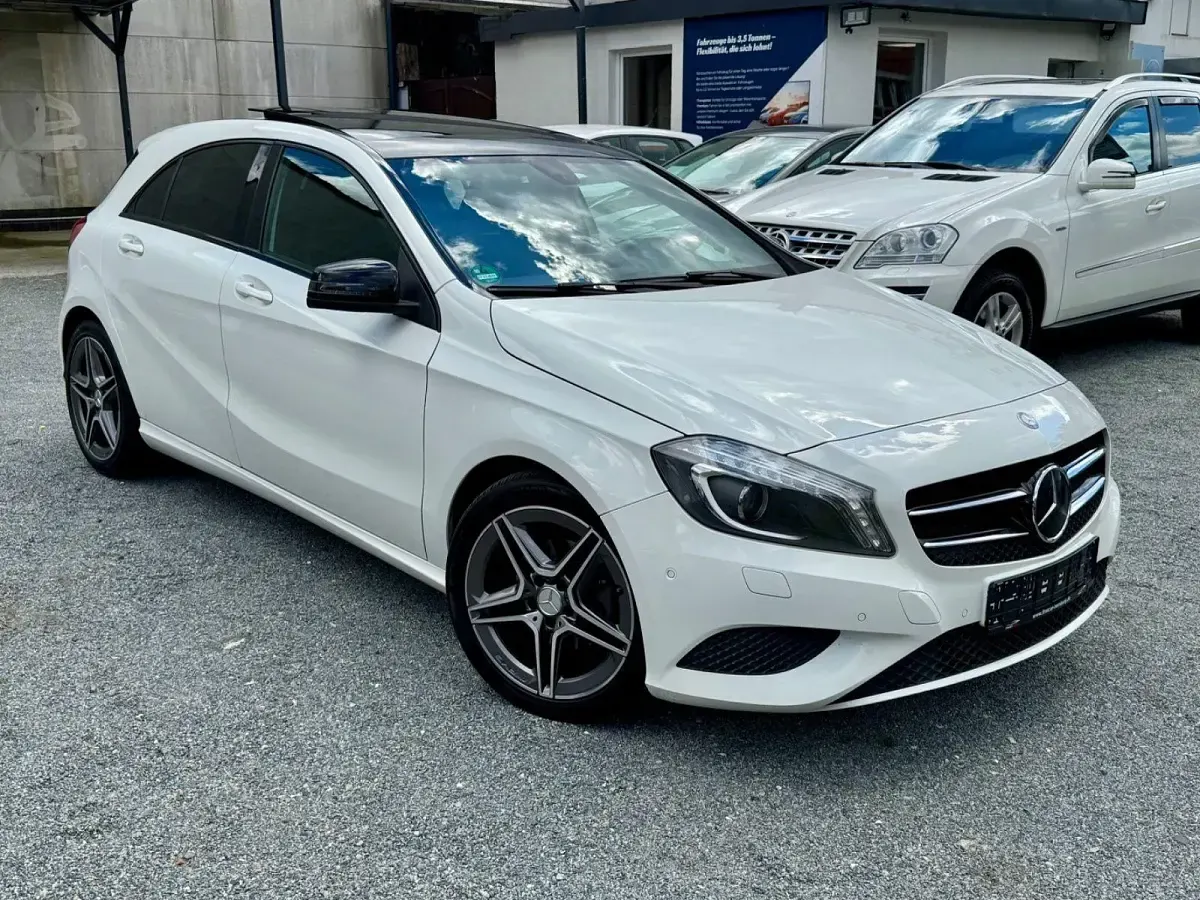 Gebraucht Mercedes A200 136 PS (100 kW) 2014 Weiß Kleinwagen