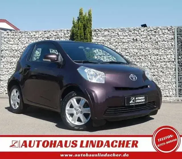 Gebraucht Toyota iQ 68 PS (50 kW) 2010 Deep amethyst mica metallic Kleinwagen