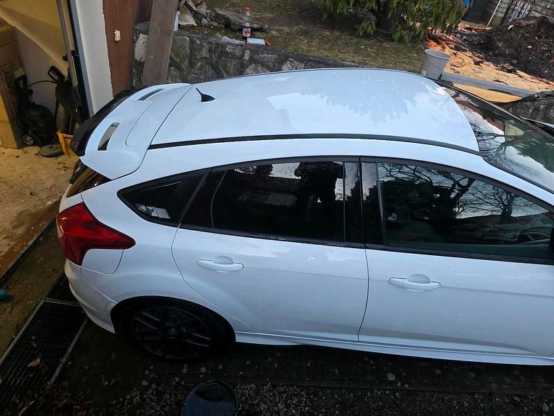Gebraucht Ford Focus ST 250 PS (183 kW) 2013 Weiß Limousine