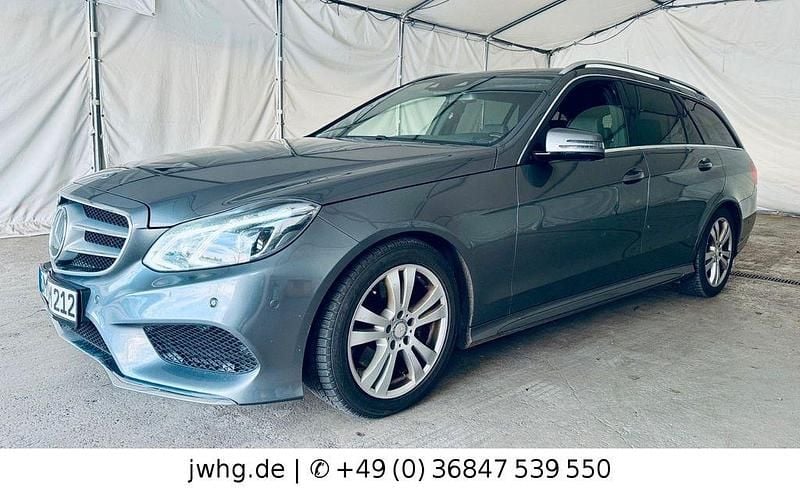 Grau Gebraucht 2016 Mercedes E250 AMG line Limousine | 12.950 € (Guter Preis) - Bild 1/4