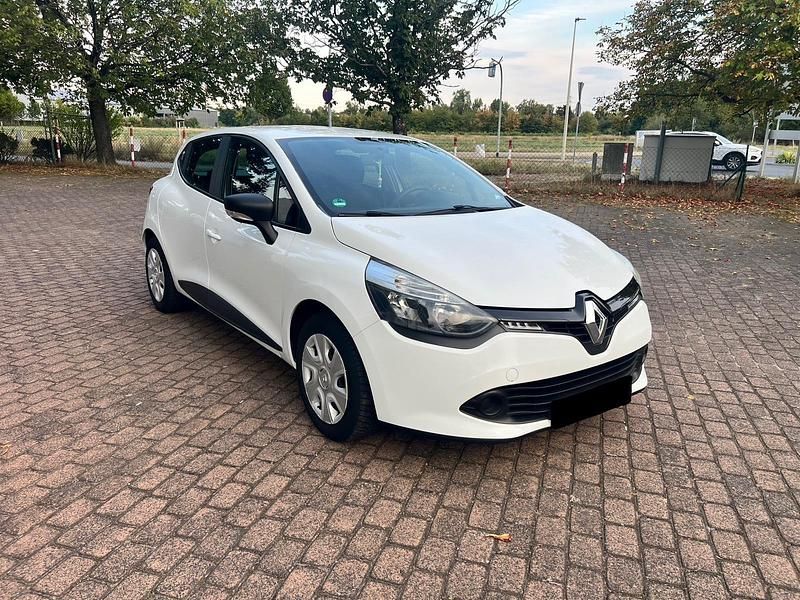 Weiß Gebraucht 2016 Renault Clio IV LE Kleinwagen | 4.500 € (Teuer) - Bild 1/4