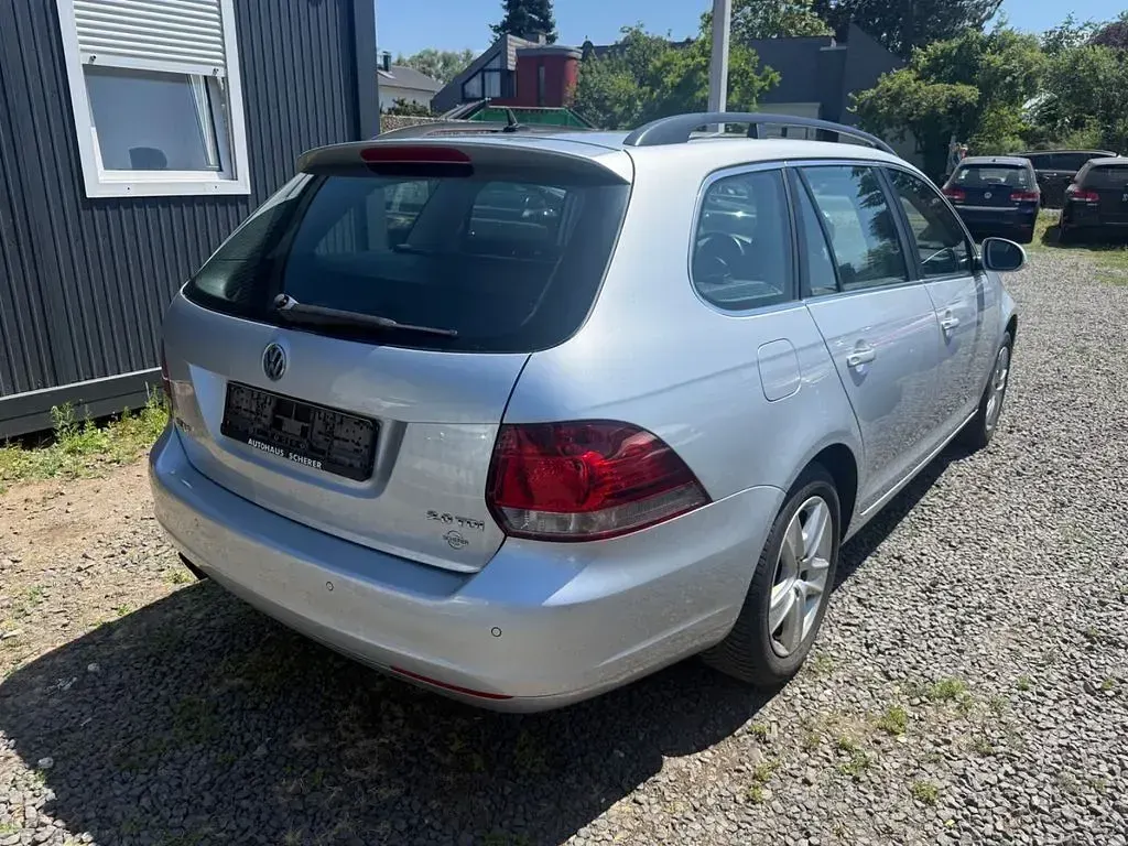 Gebraucht VW Golf VI Comfortline 140 PS (102 kW) 2010 Silber Kleinwagen