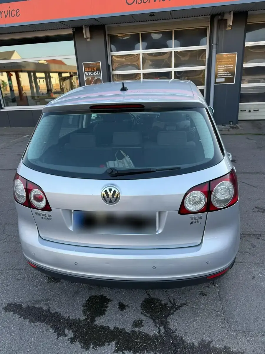 Używany VW Golf V Goal 105 KM (77 kW) 2006 Srebrny Hatchback