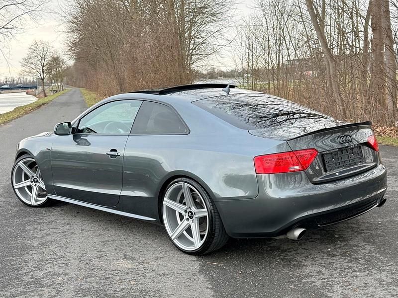 Gebraucht Audi A5 Design 310 PS (228 kW) 2009 Grau Coupé