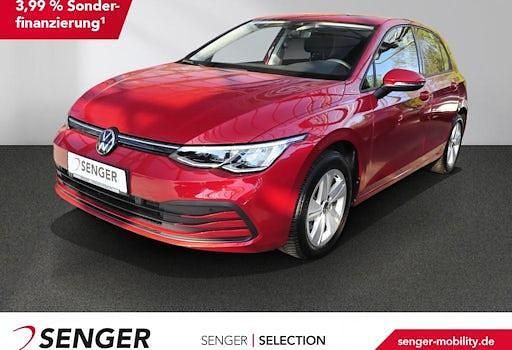 Gebraucht VW Golf VIII Life 131 PS (96 kW) 2024 Rot Limousine