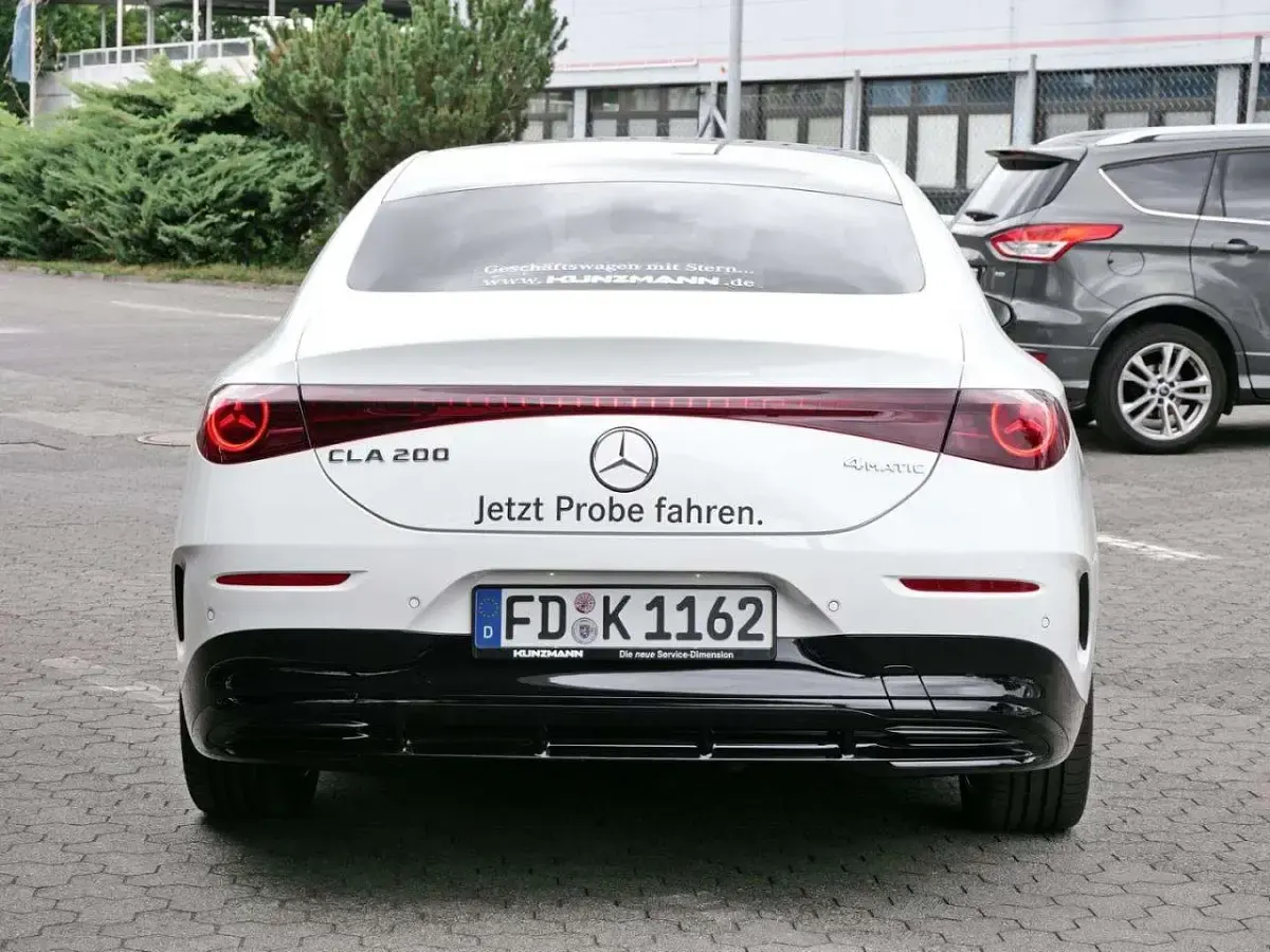 Gebraucht Mercedes CLA200 AMG 184 PS (135 kW) 2026 Weiß Coupé