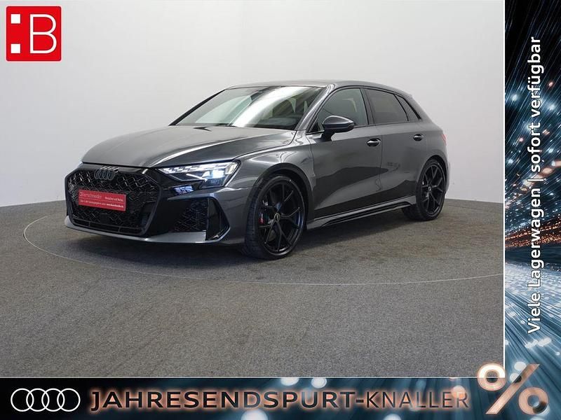 Grau Neu 2025 Audi RS3 Sportback Ambiente Kleinwagen | 67.770 € (Guter Preis) - Bild 1/4