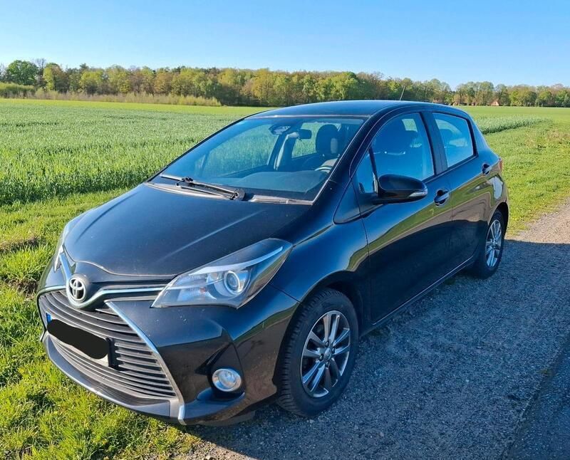 Schwarz Gebraucht 2016 Toyota Yaris Kleinwagen | 6.350 € (Fairer Preis) - Bild 1/4