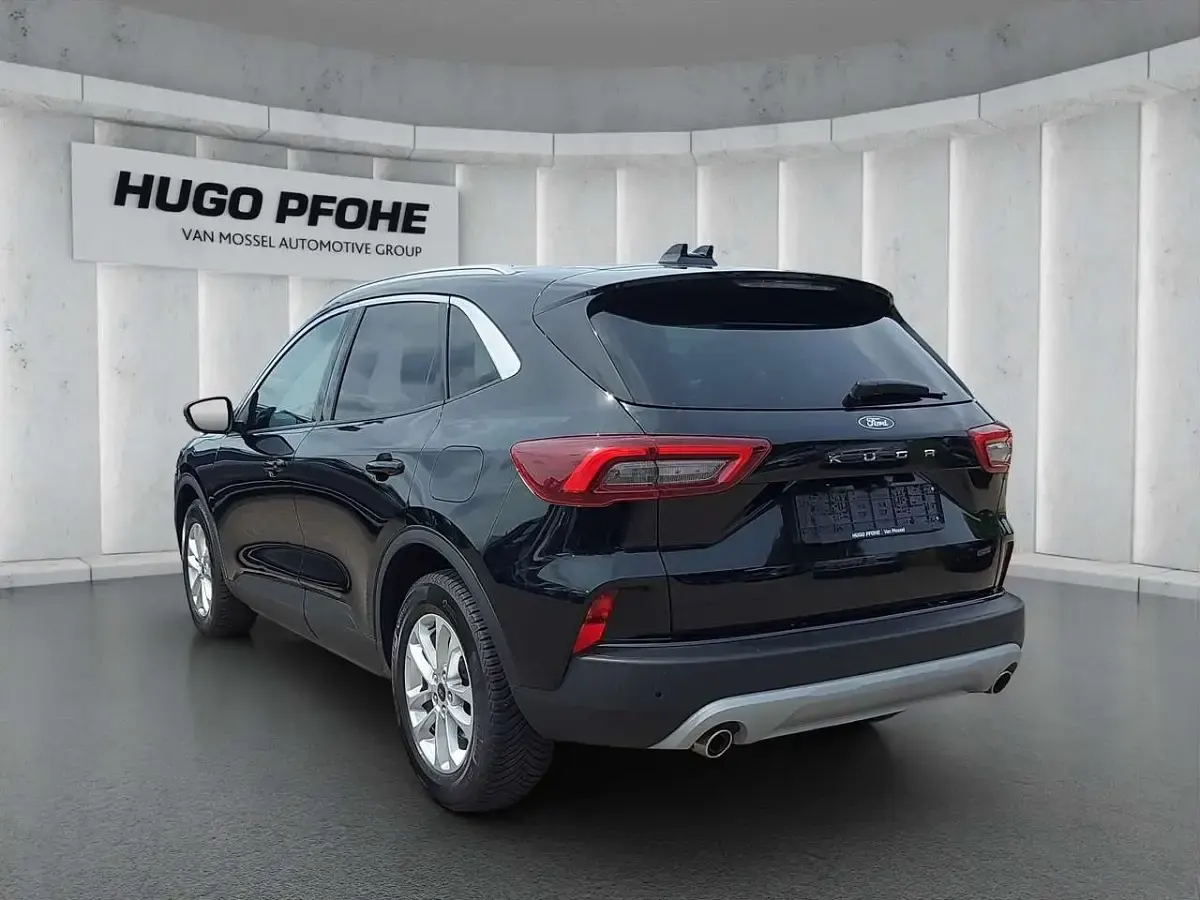 Gebraucht Ford Kuga Titanium 186 PS (136 kW) 2024 Obsidian schwarz metallic SUV