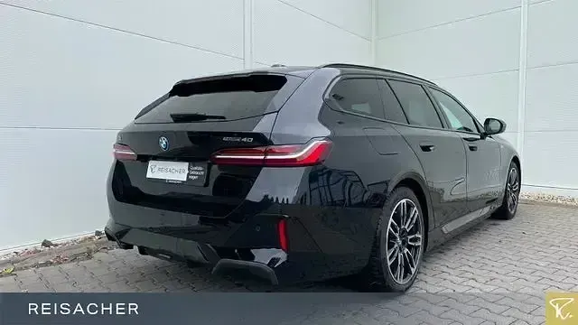 Gebraucht BMW i5 M Sport 250 kW (340 PS) 2024 Saphirschwarz metallic Kombi