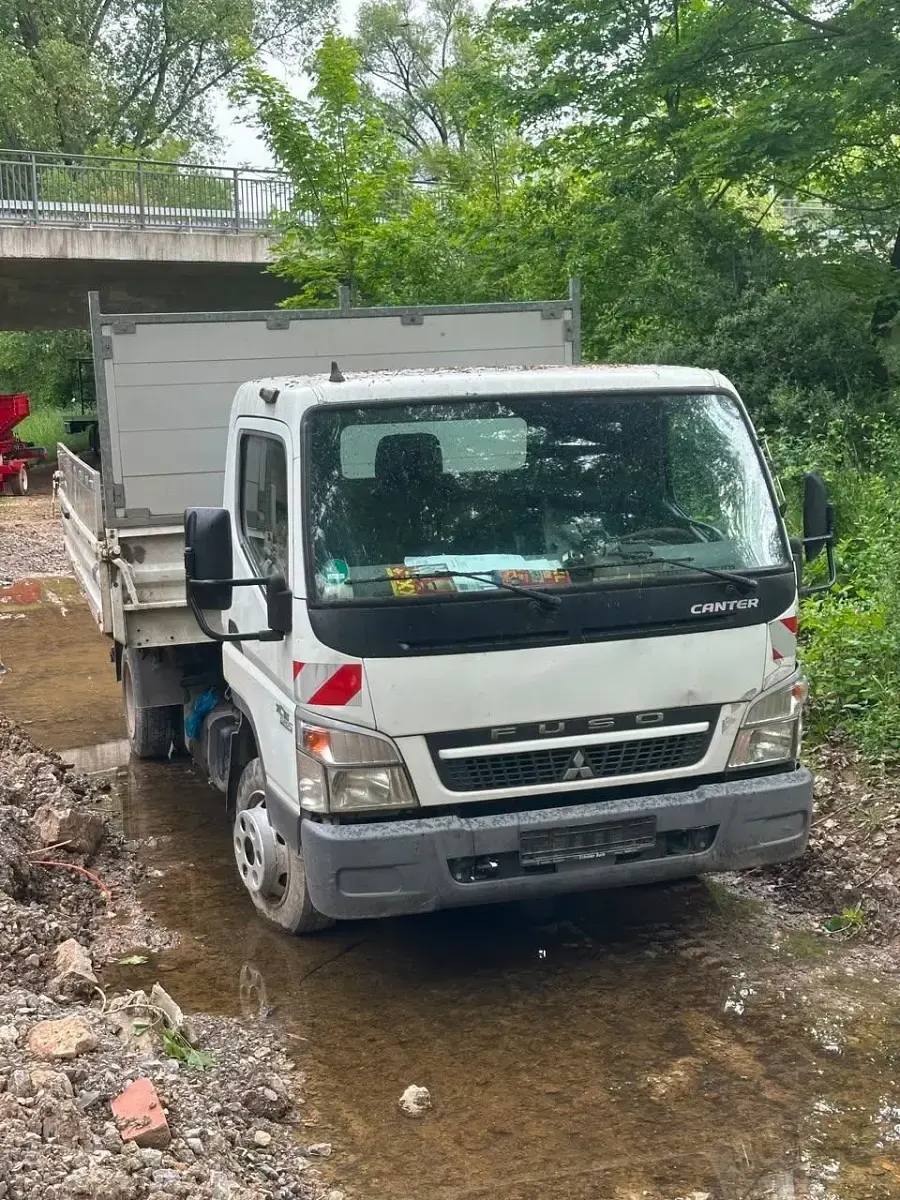 Gebraucht Mitsubishi Canter 150 PS (110 kW) 2011 Weiß