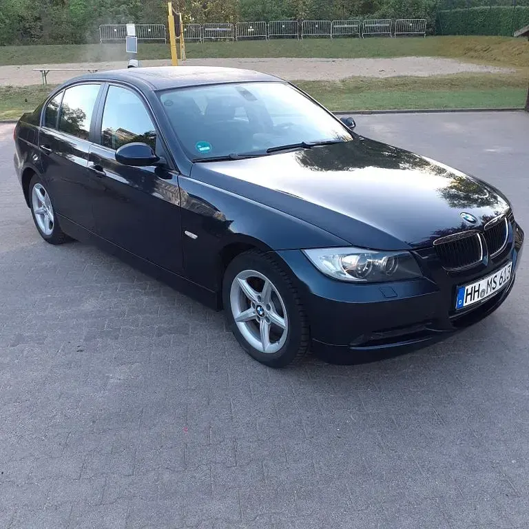 Second-hand BMW 320 Sport Line 170 CP (125 kW) 2008 Albastru Berlinǎ