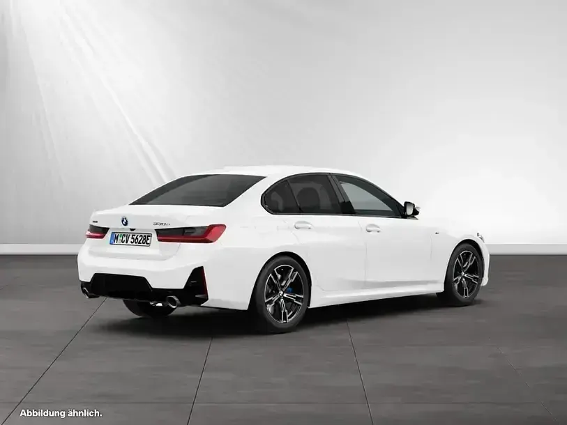 Gebraucht BMW 330e M Sport 292 PS (214 kW) 2025 Alpinweiß iii Limousine