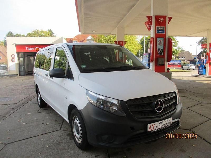 Weiß Gebraucht 2015 Mercedes Vito Van / Kleinbus | 10.950 € - Bild 1/4
