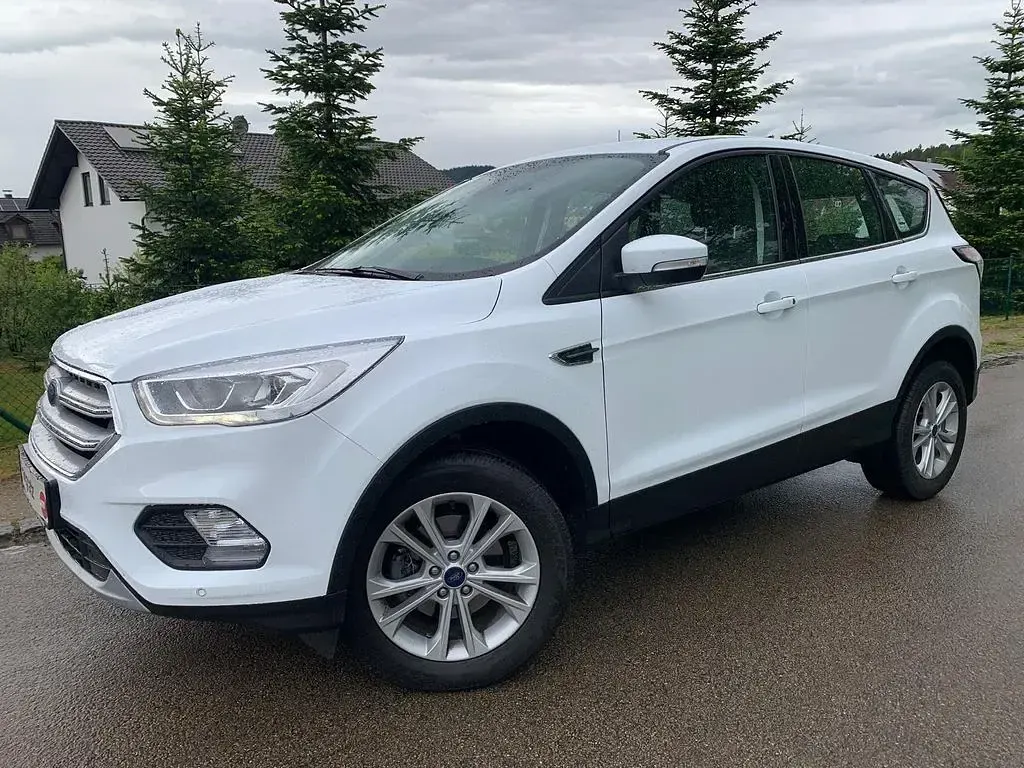 Używany Ford Kuga 150 KM (110 kW) 2018 Biały SUV