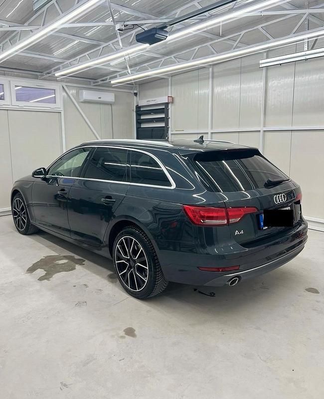 Gebraucht Audi A4 Design 150 PS (110 kW) 2018 Andere farben Kombi
