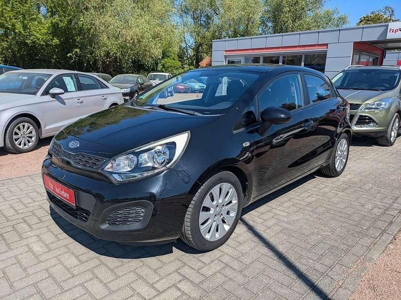 Gebraucht Kia Rio Edition 7 86 PS (63 kW) 2012 Midnightblack met. Kleinwagen