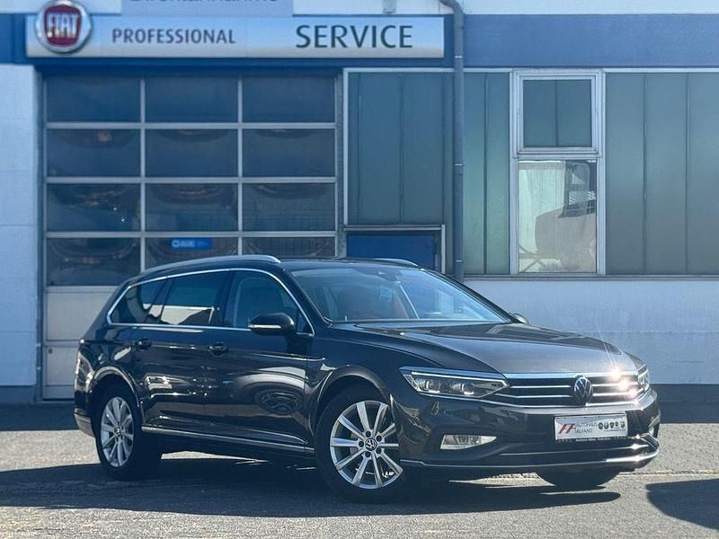 Mangangrau Gebraucht 2023 VW Passat Elegance Kombi | 24.599 € (Fairer Preis) - Bild 1/4