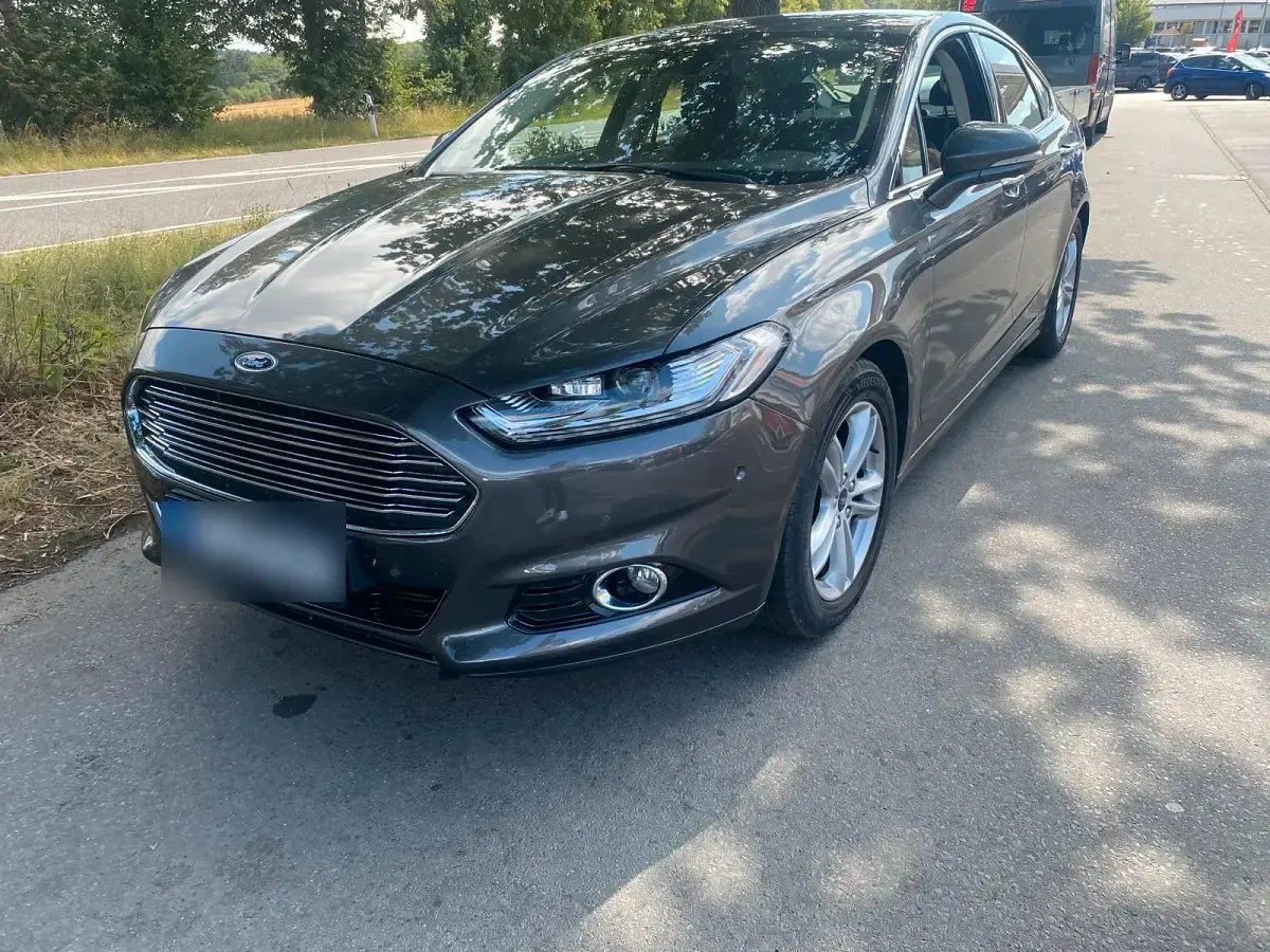 Gebraucht Ford Mondeo 170 PS (125 kW) 2015 Grau Limousine