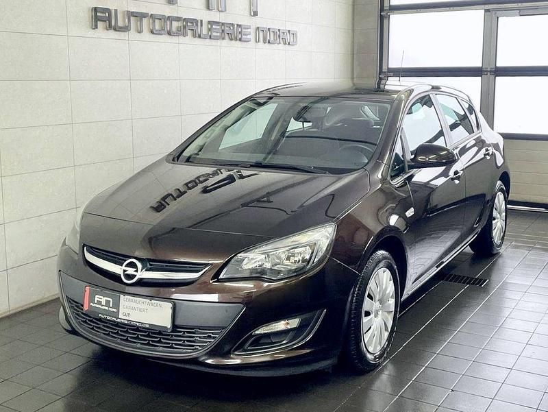 Gebraucht Opel Astra Selection 116 PS (85 kW) 2015 Braun Limousine