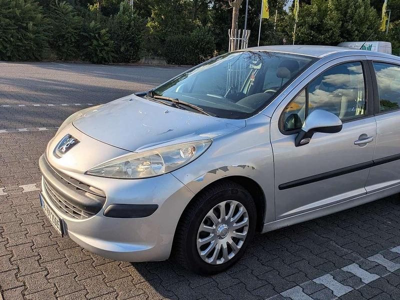 Silber Gebraucht 2007 Peugeot 207 Filou Limousine | 2.600 € (Etwas zu teuer) - Bild 1/4
