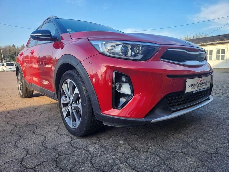 Rot Gebraucht 2017 Kia Stonic Vision SUV | 13.499 € (Guter Preis) - Bild 1/4