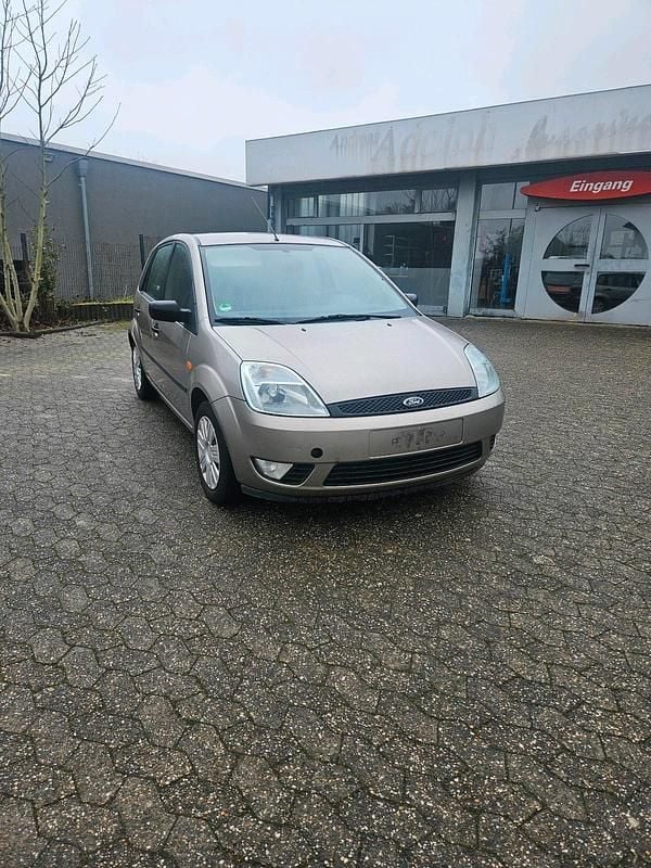 Gebraucht Ford Fiesta 80 PS (58 kW) 2003 Gold Kleinwagen