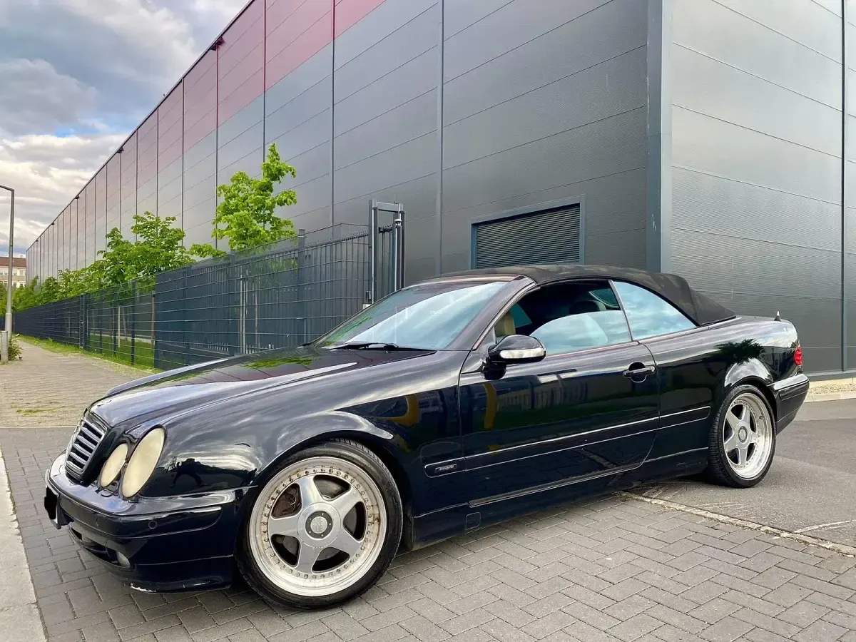 Gebraucht Mercedes CLK320 218 PS (160 kW) 2002 Schwarz Cabrio