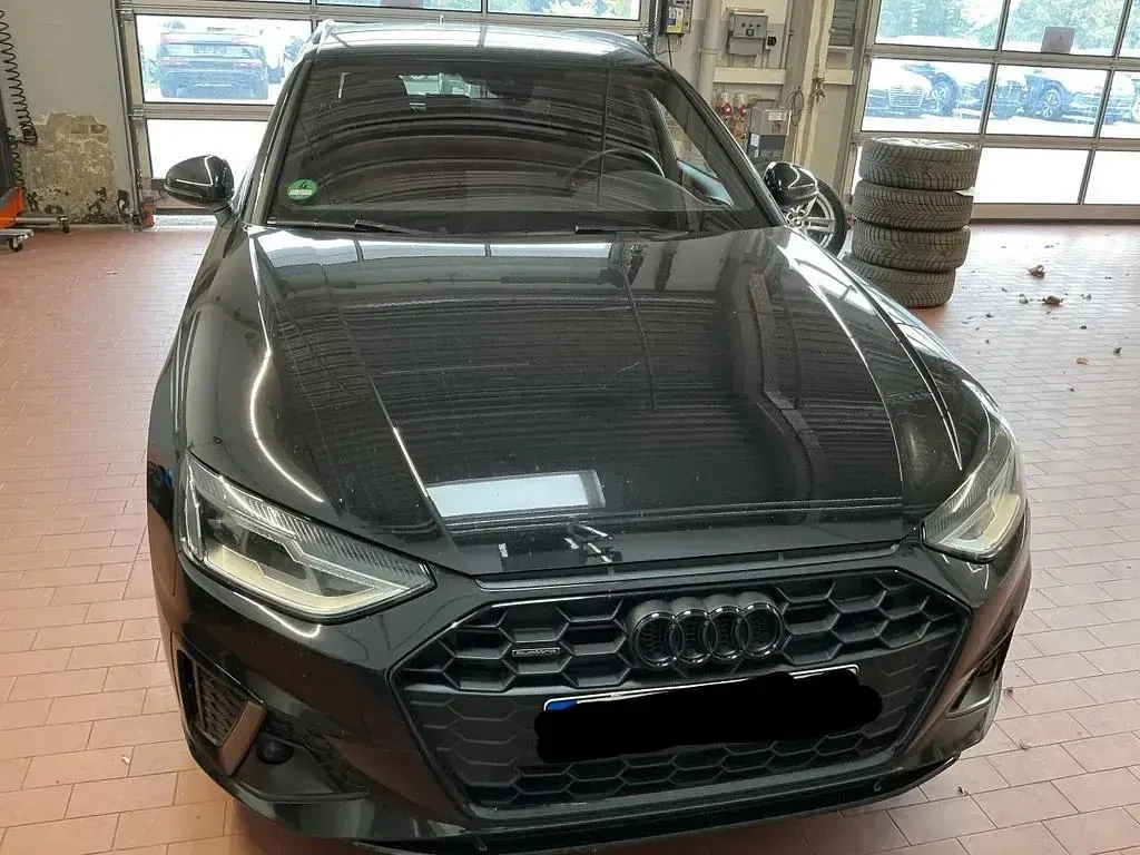 Gebraucht Audi A4 S-Line 204 PS (150 kW) 2022 Mythosschwarz Kombi