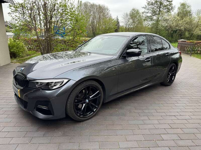 Grau Gebraucht 2021 BMW 320 Gran Turismo M Sport Limousine | 36.500 € - Bild 1/4