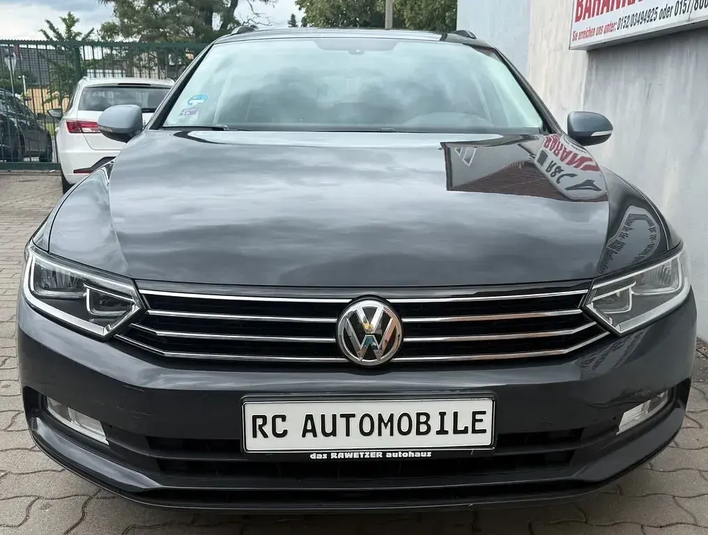 Gebraucht VW Passat Trendline 120 PS (88 kW) 2017 Grau Kombi