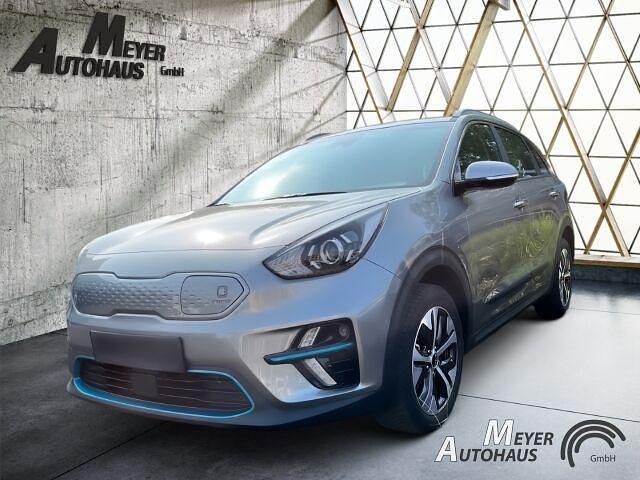 Grau Gebraucht 2022 Kia e-Niro 2 SUV | 24.990 € (Etwas zu teuer) - Bild 1/4