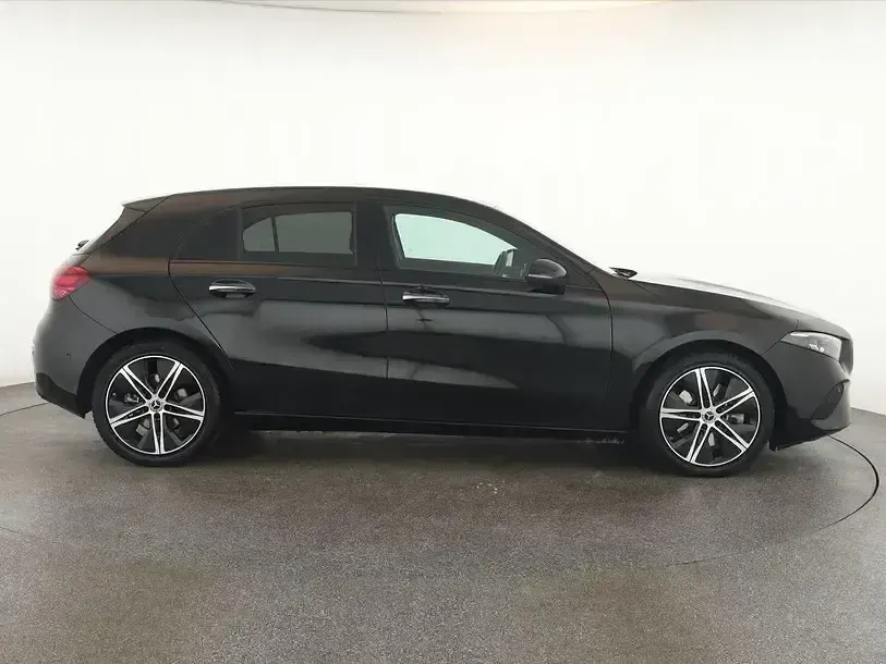 Gebraucht Mercedes A250 Progressive 238 PS (175 kW) 2024 Kosmosschwarz Limousine