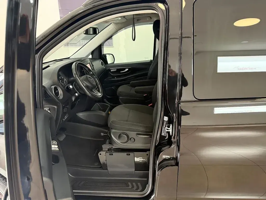 Gebraucht Mercedes V220 Marco Polo 163 PS (119 kW) 2019 Schwarz Van / Kleinbus