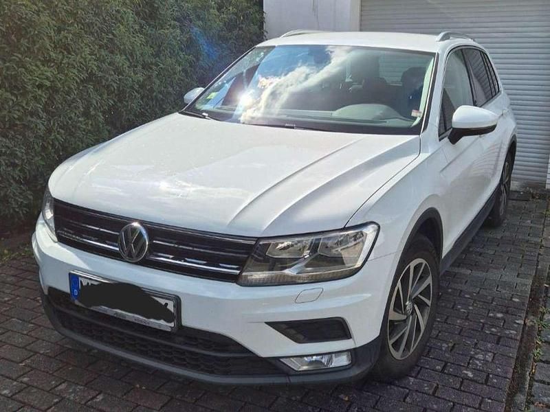 Weiß Gebraucht 2017 VW Tiguan SUV | 18.150 € (Etwas zu teuer) - Bild 1/3