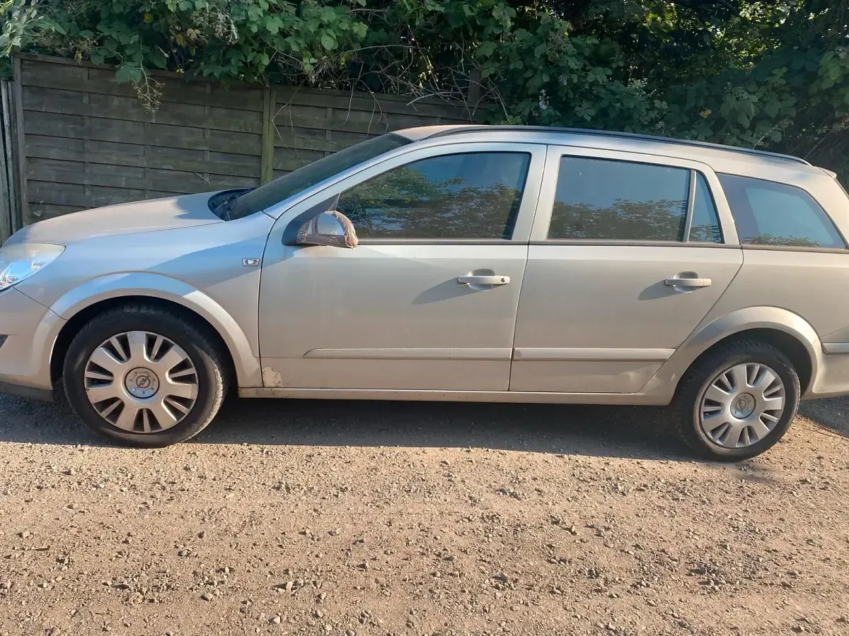 Gebraucht Opel Astra 120 PS (88 kW) 2007 Silber Kombi