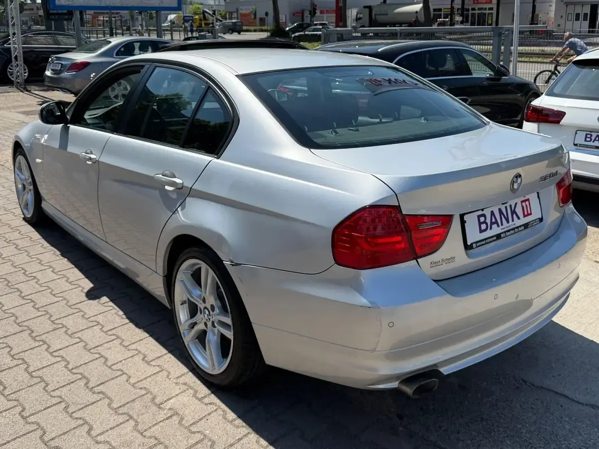 Gebraucht BMW 320 177 PS (130 kW) 2010 Limousine