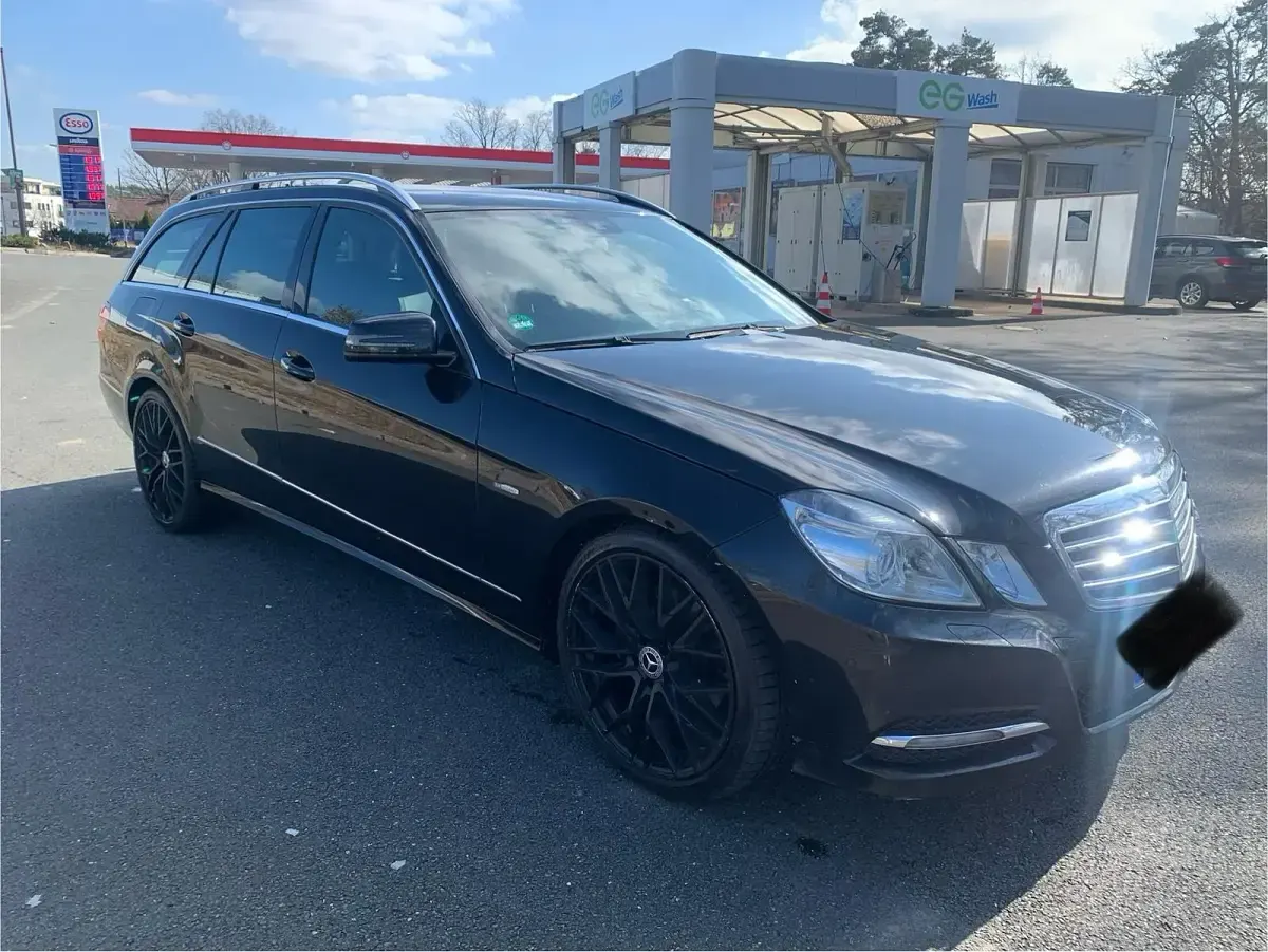 Second-hand Mercedes E300 231 CP (169 kW) 2011 Negru Break