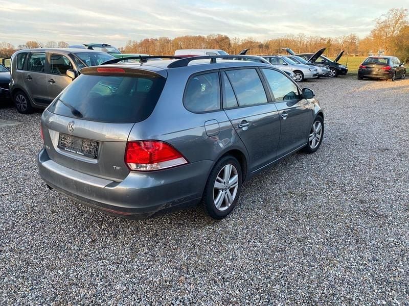 Gebraucht VW Golf VI Match 105 PS (77 kW) 2012 Grau Kleinwagen