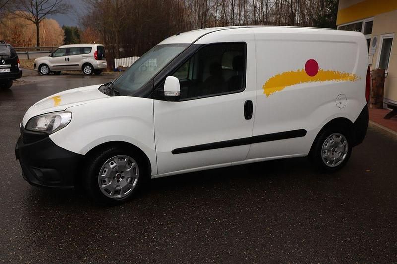 Gebraucht Fiat Doblò 135 PS (99 kW) 2015 Weiß Van / Kleinbus
