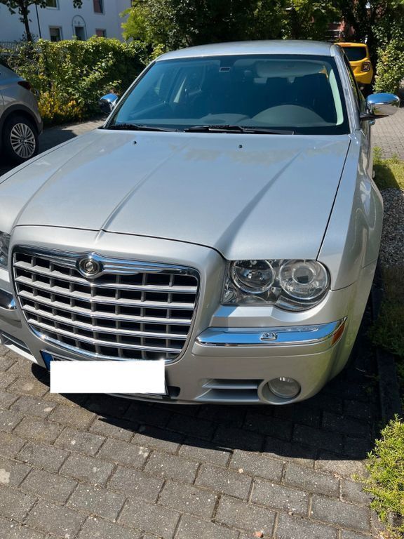 Silber Gebraucht 2008 Chrysler 300C Limousine | 19.900 € - Bild 1/4