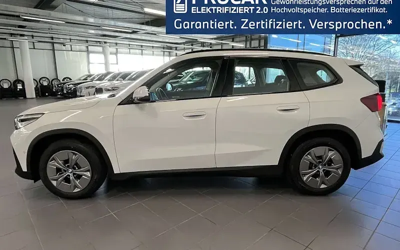 Gebraucht BMW iX1 Shadowline 230 kW (313 PS) 2023 Weiß SUV