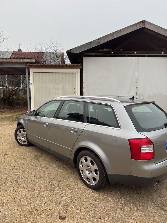 Gebraucht Audi A4 Comfort 163 PS (119 kW) 2002 Grau Kombi