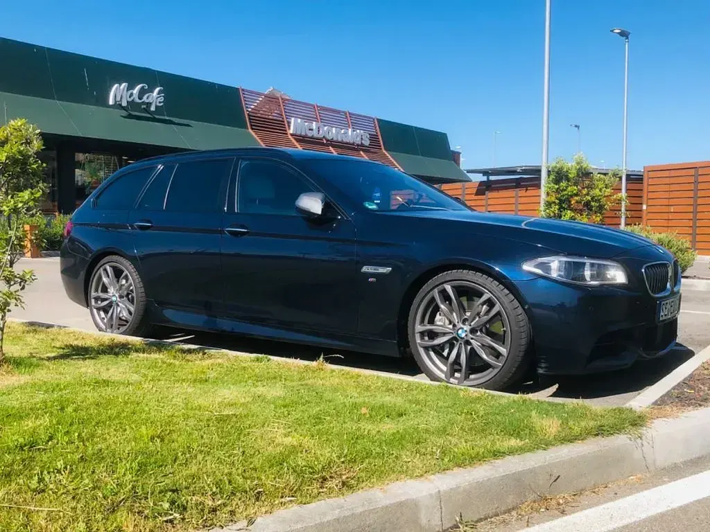 Gebraucht BMW M550 Performance 381 PS (280 kW) 2013 Blau Limousine
