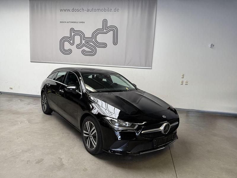 Schwarz Gebraucht 2021 Mercedes CLA220 Shooting Brake Kombi | 23.790 € (Superpreis) - Bild 1/4